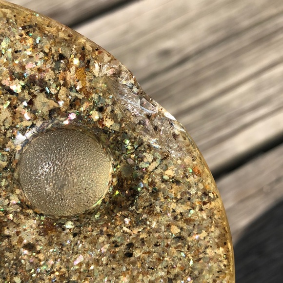 2 Abalone Shell Trivets - Picture 11 of 11